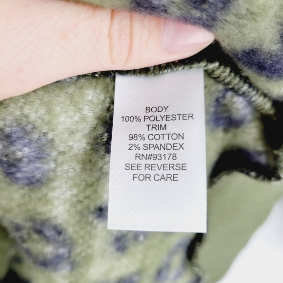 Workshop green and black leopard print plush sweater Size 2X - Picture 10 of 10